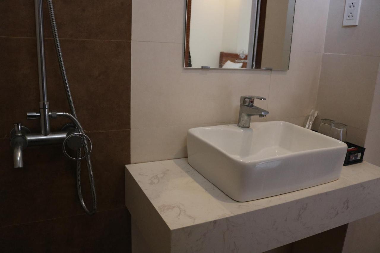 Phuc Ngoc Hotel Danang Exterior photo